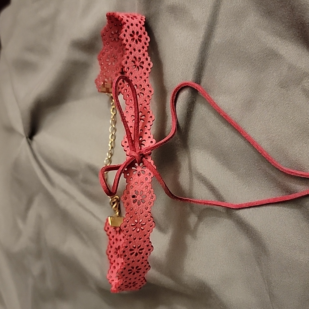 Super cute floral pink choker